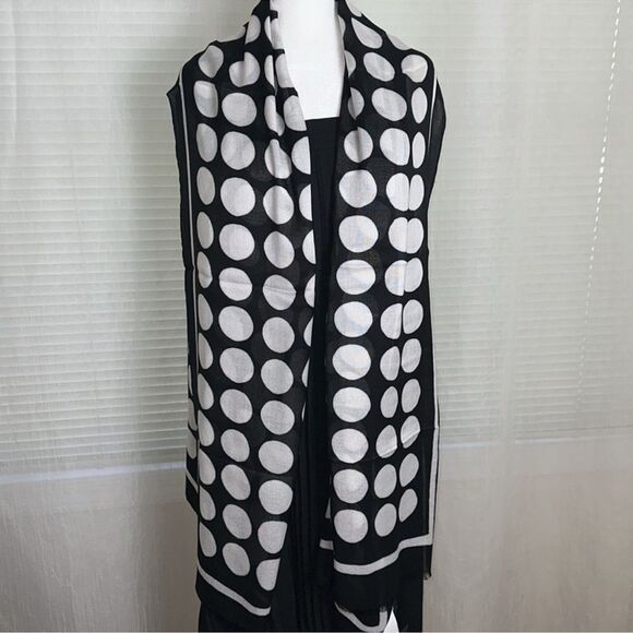 kate spade Black White Art Large Dot Oblong Fringe Hem Scarf - Picture 7 of 12